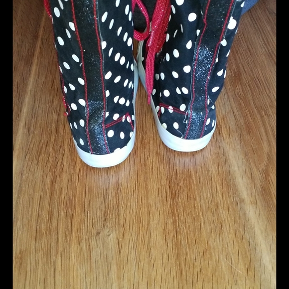 Kids knee high tennis shoes - Picture 3 of 6